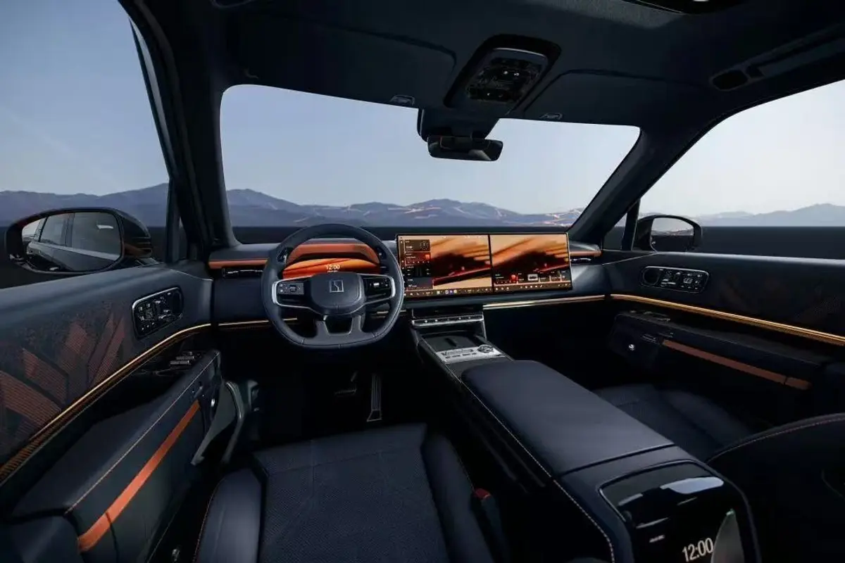 Zeekr 009 — Interior